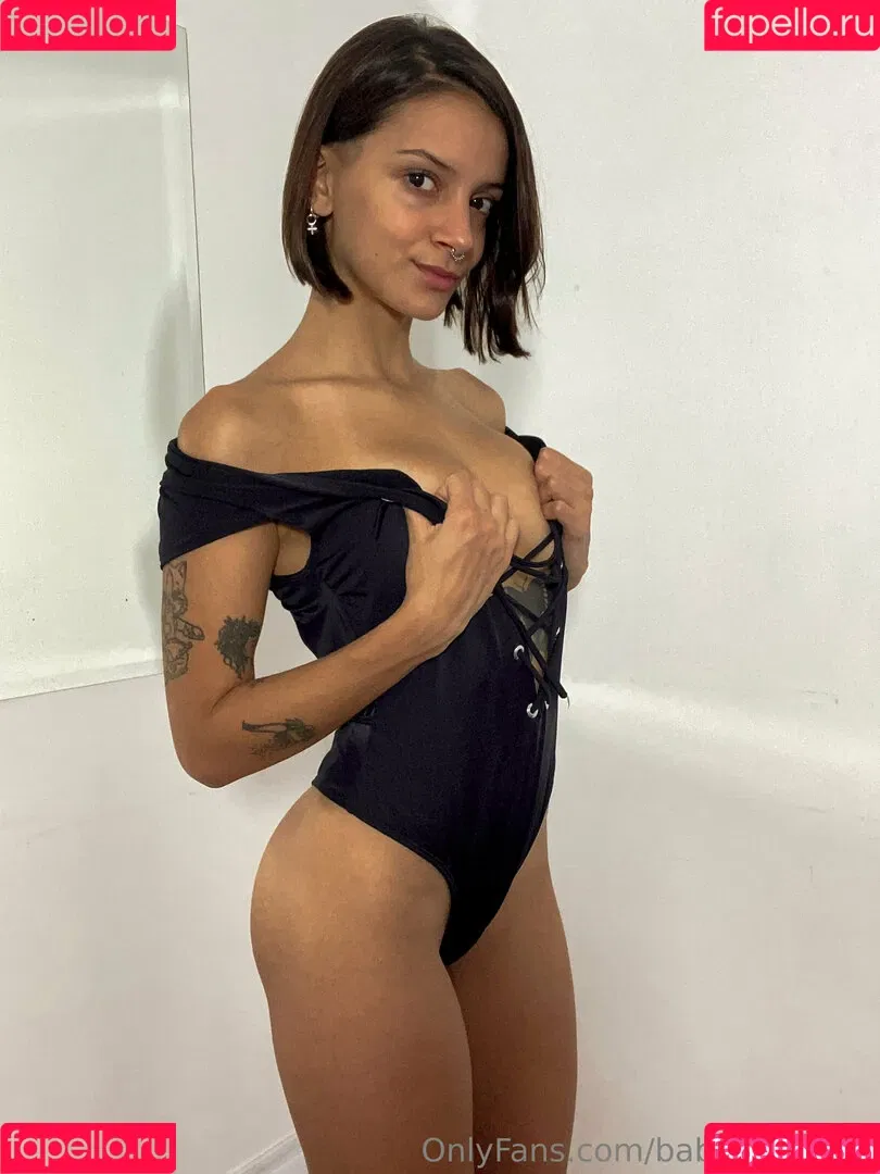 Babyemma99 / symply_emmss Onlyfans Photo Gallery 