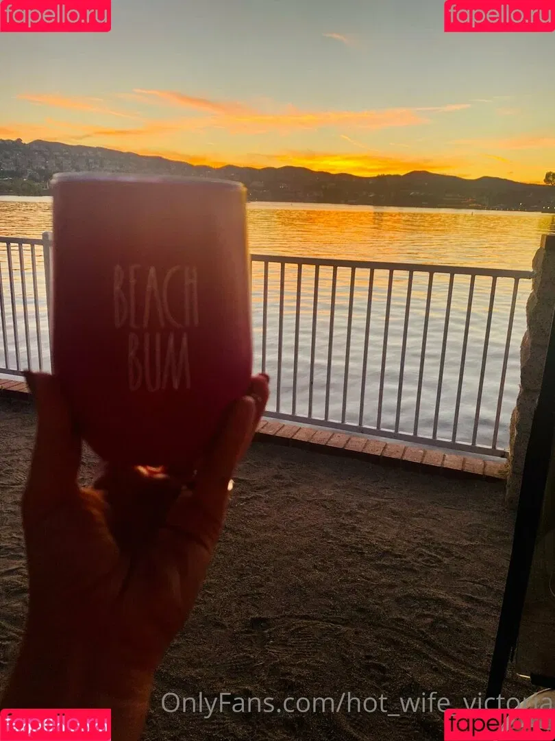 Hotwife_Vxxx / _torias_secret_ / hot_wife_victoria Onlyfans Photo Gallery 