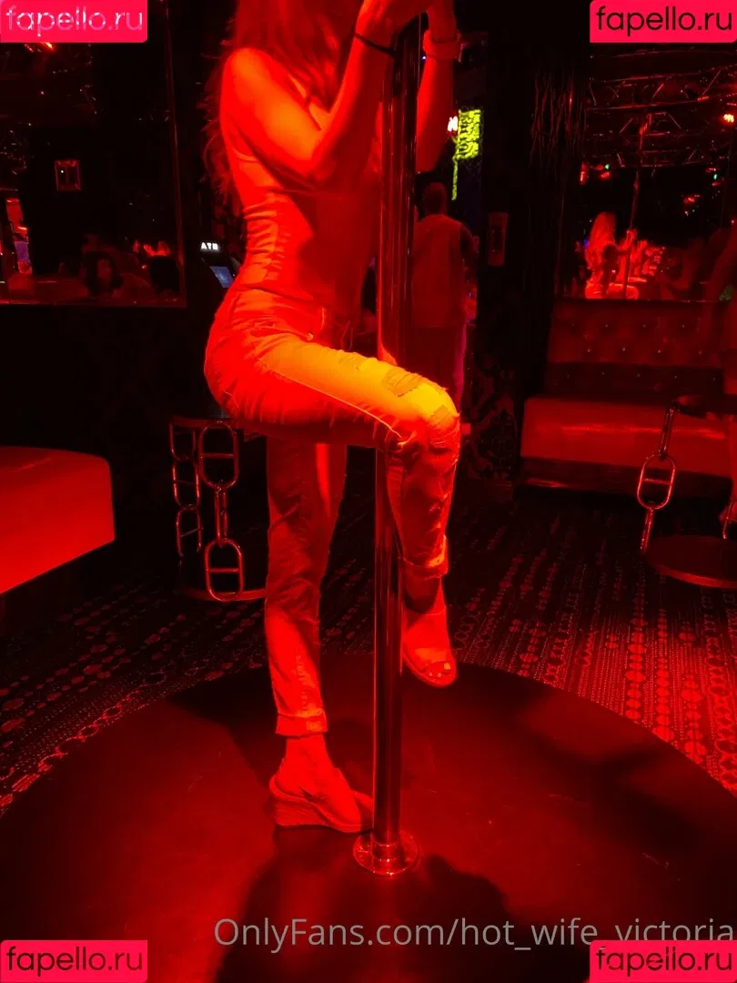 Hotwife_Vxxx / _torias_secret_ / hot_wife_victoria Onlyfans Photo Gallery 