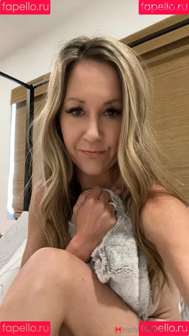 Hotwife_Vxxx / _torias_secret_ / hot_wife_victoria Onlyfans Photo Gallery 