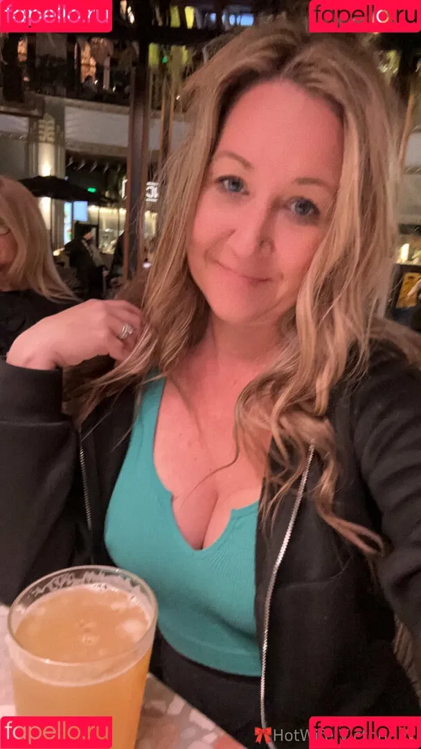 Hotwife_Vxxx / _torias_secret_ / hot_wife_victoria Onlyfans Photo Gallery 