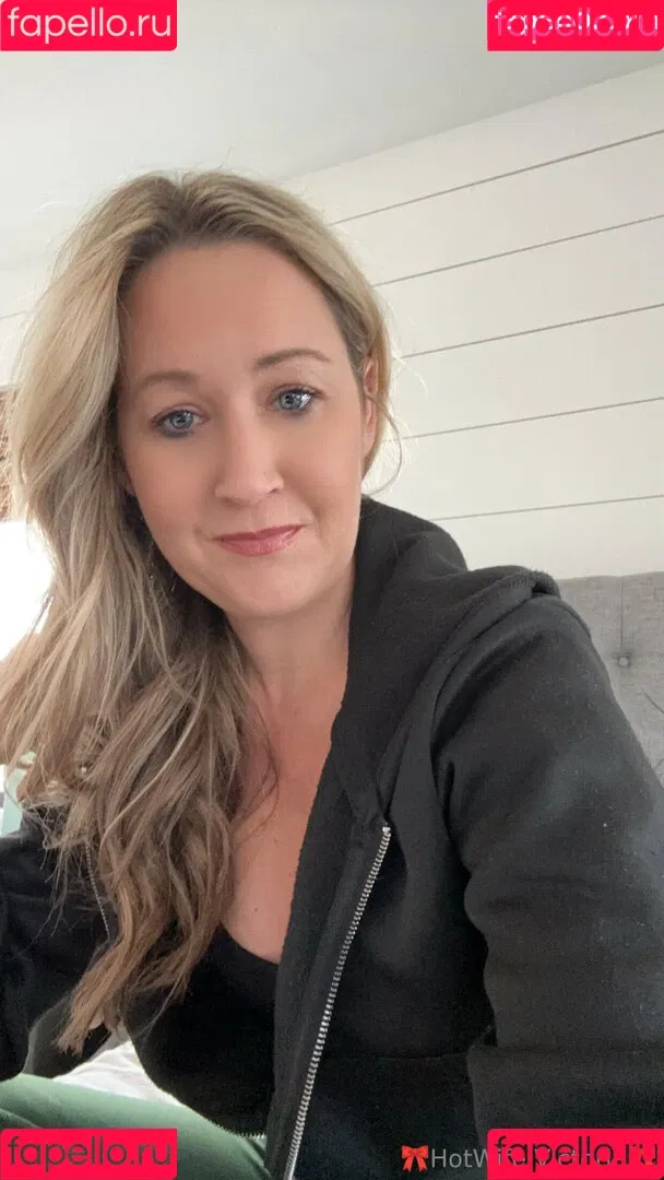 Hotwife_Vxxx / _torias_secret_ / hot_wife_victoria Onlyfans Photo Gallery 