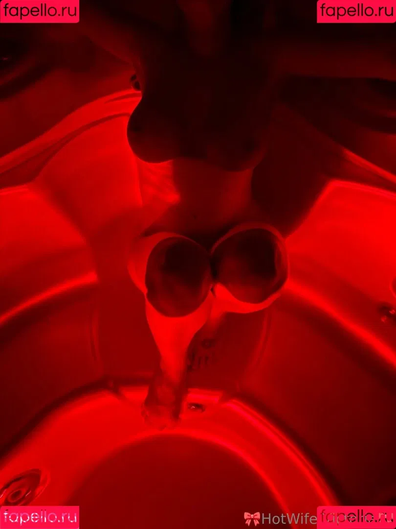 Hotwife_Vxxx / _torias_secret_ / hot_wife_victoria Onlyfans Photo Gallery 