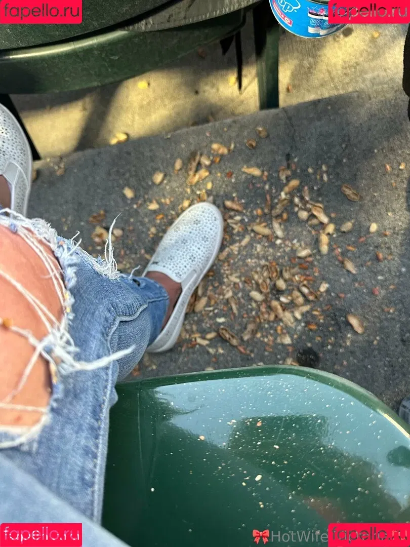 Hotwife_Vxxx / _torias_secret_ / hot_wife_victoria Onlyfans Photo Gallery 