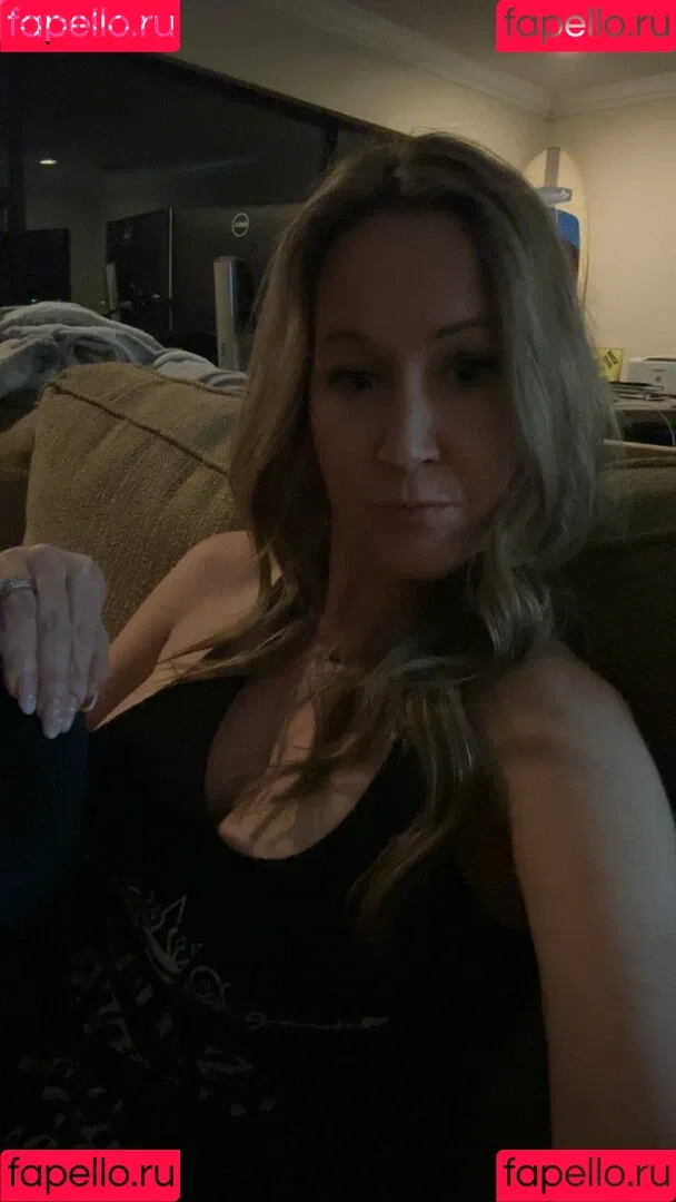 Hotwife_Vxxx / _torias_secret_ / hot_wife_victoria Onlyfans Photo Gallery 