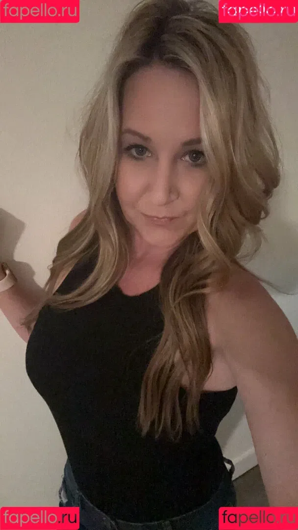 Hotwife_Vxxx / _torias_secret_ / hot_wife_victoria Onlyfans Photo Gallery 