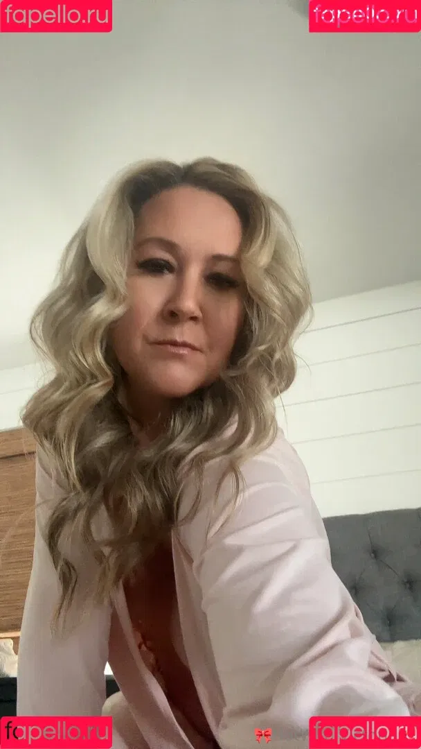 Hotwife_Vxxx / _torias_secret_ / hot_wife_victoria Onlyfans Photo Gallery 