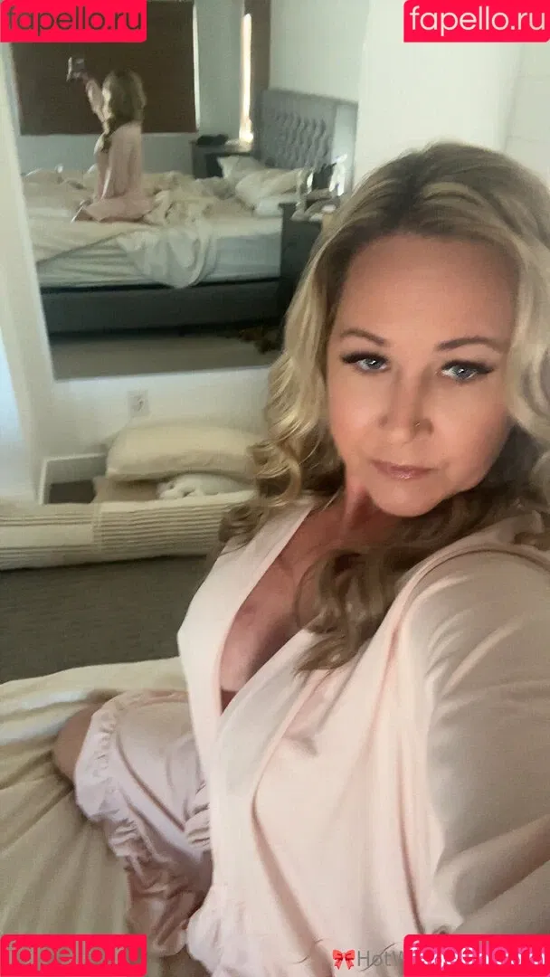 Hotwife_Vxxx / _torias_secret_ / hot_wife_victoria Onlyfans Photo Gallery 