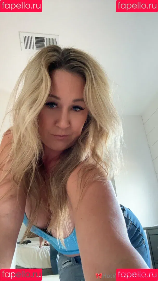 Hotwife_Vxxx / _torias_secret_ / hot_wife_victoria Onlyfans Photo Gallery 