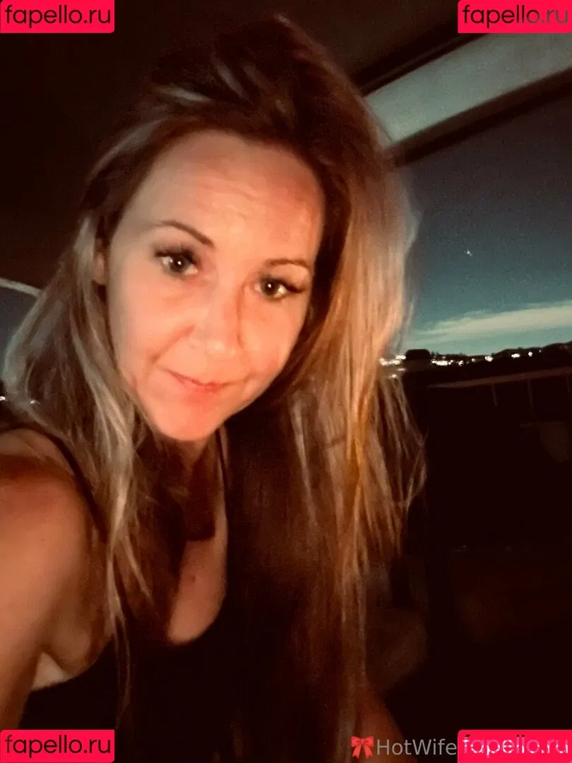 Hotwife_Vxxx / _torias_secret_ / hot_wife_victoria Onlyfans Photo Gallery 