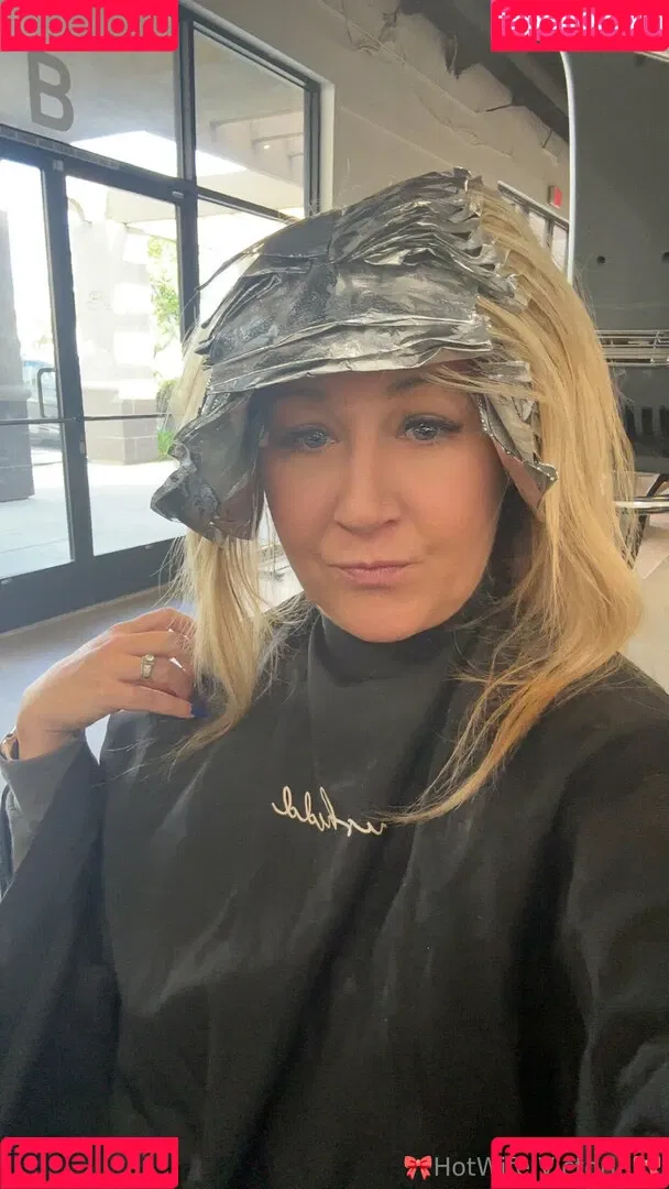 Hotwife_Vxxx / _torias_secret_ / hot_wife_victoria Onlyfans Photo Gallery 