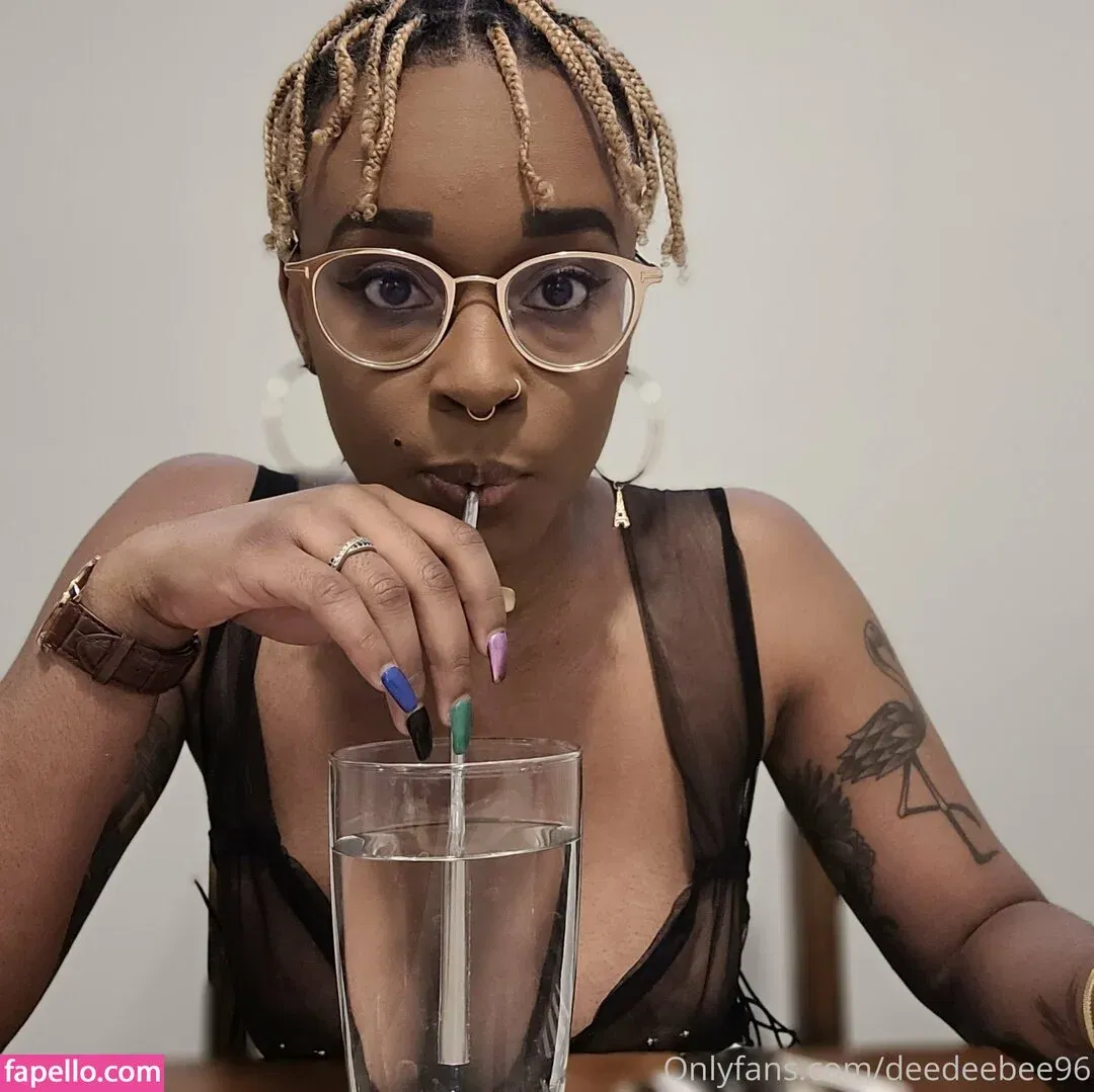 deedee2796 / deedeebee96 Onlyfans Photo Gallery 