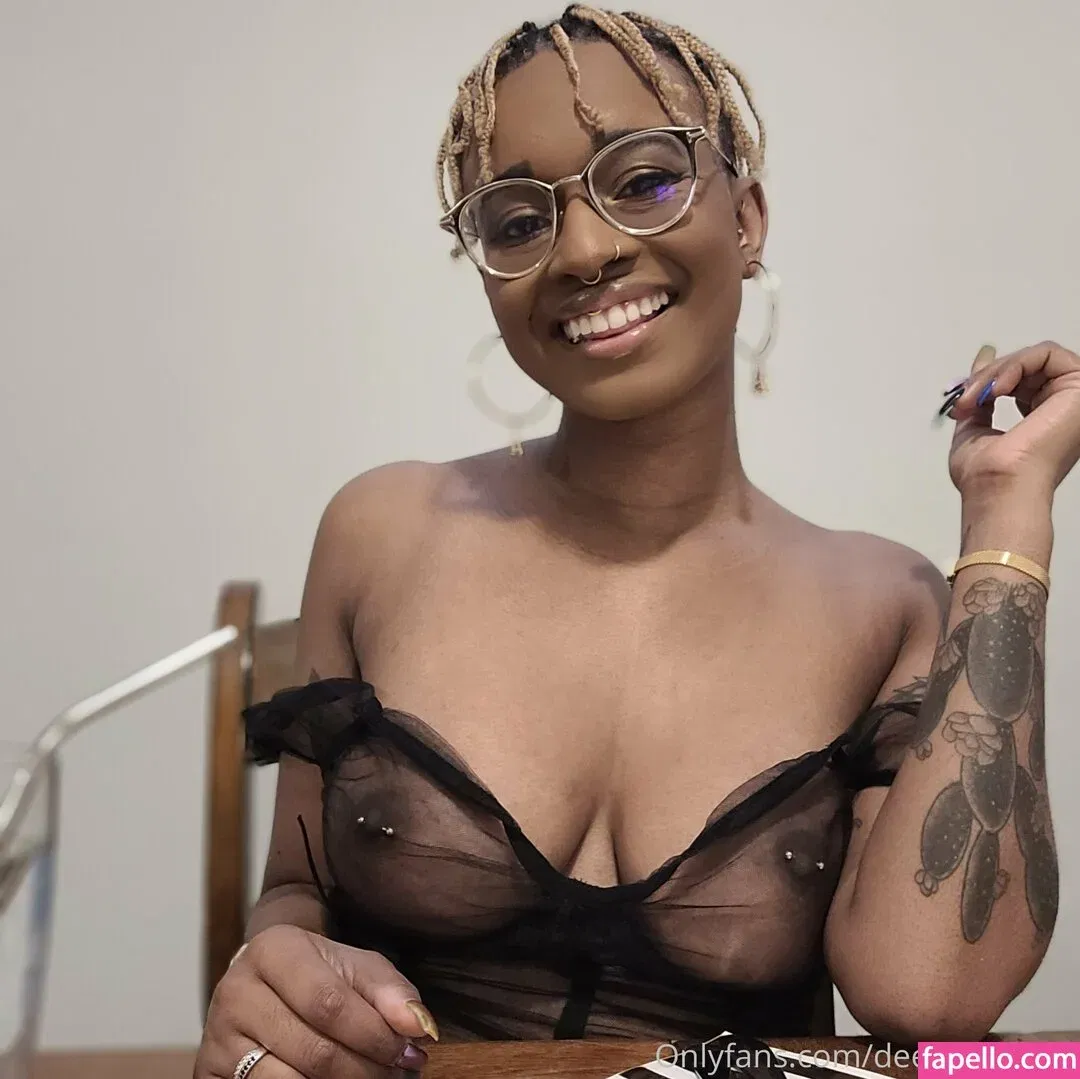 deedee2796 / deedeebee96 Onlyfans Photo Gallery 