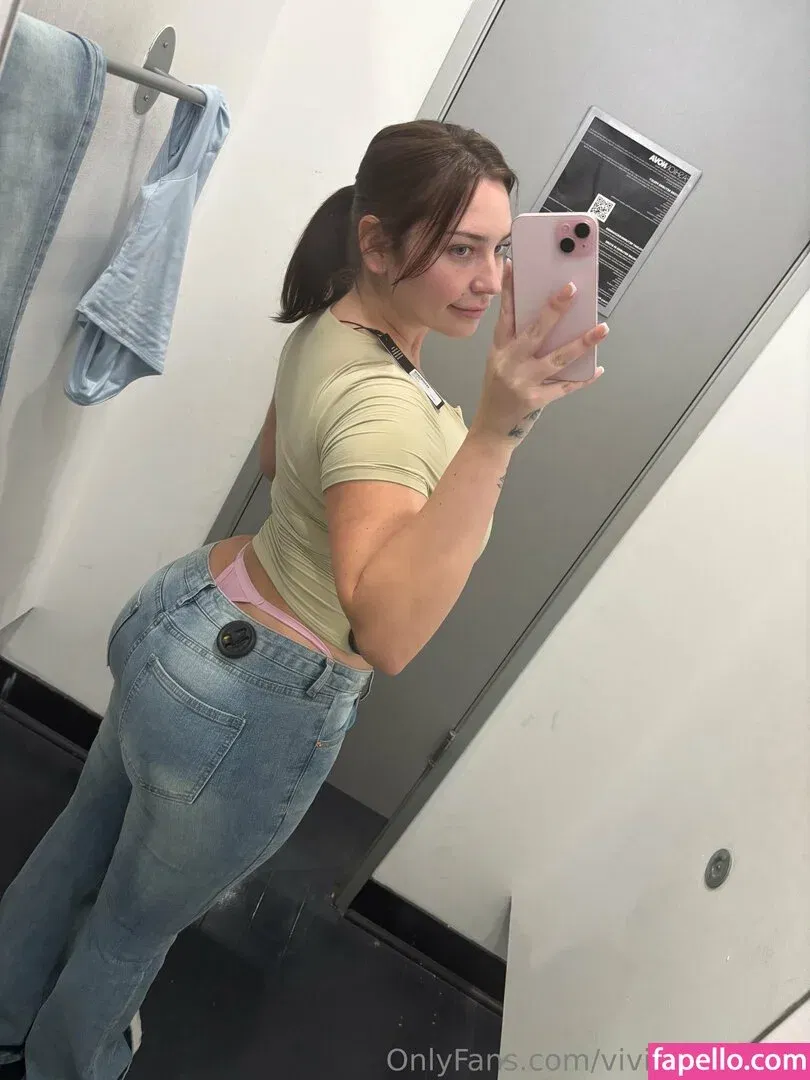 Vivian Taylor / Vivianxxtaylor / taylorxxvivian Onlyfans Photo Gallery 