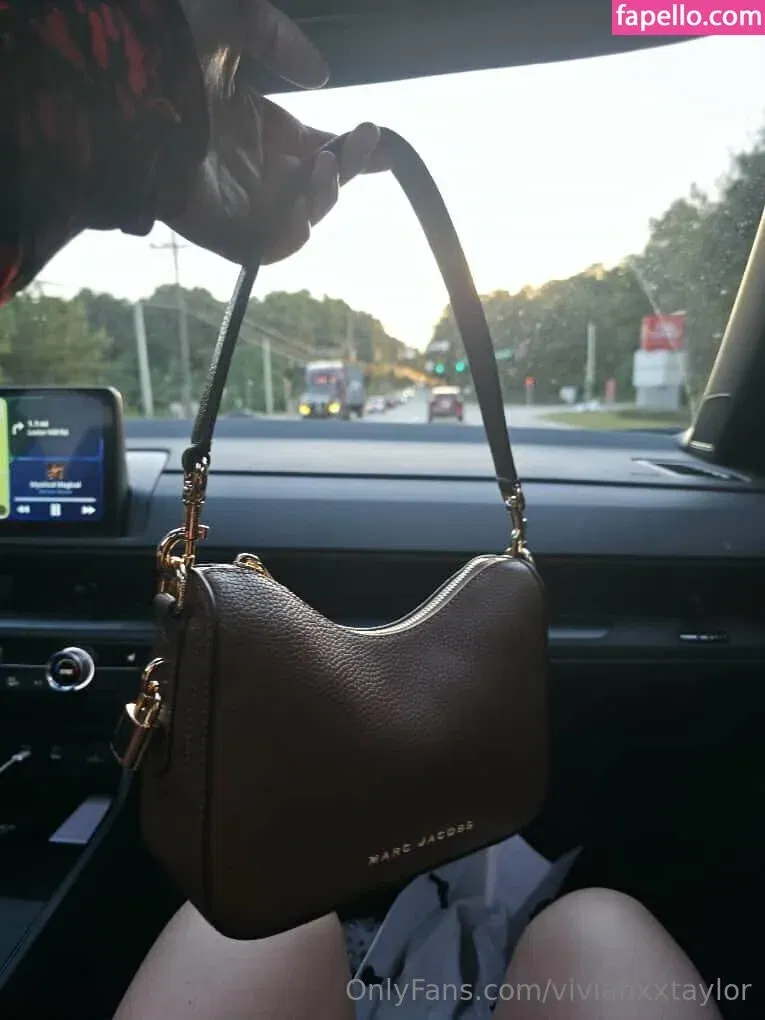 Vivian Taylor / Vivianxxtaylor / taylorxxvivian Onlyfans Photo Gallery 