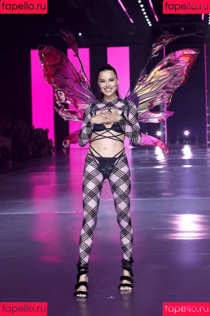 Aadryvieira_ / Adriana Lima / AdrianaLima / adrivainilla Onlyfans Photo Gallery 