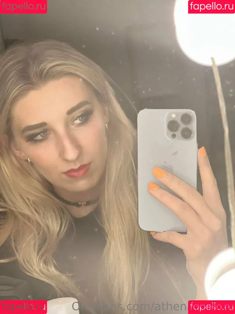 athenasees / athenaskisses / athenaskisses1 Onlyfans Photo Gallery 