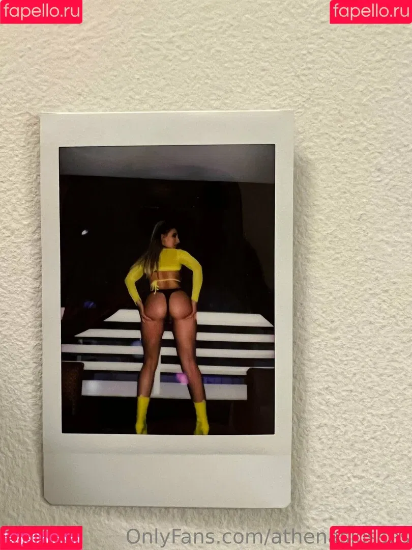 athenasees / athenaskisses / athenaskisses1 Onlyfans Photo Gallery 