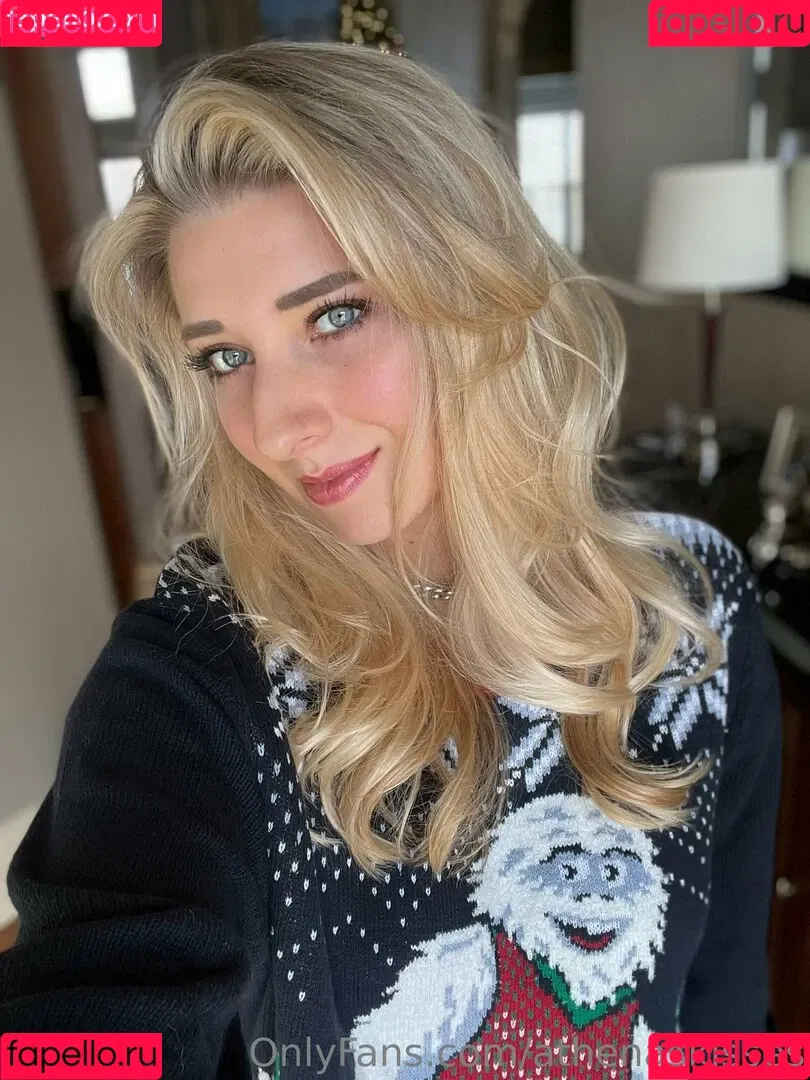 athenasees / athenaskisses / athenaskisses1 Onlyfans Photo Gallery 