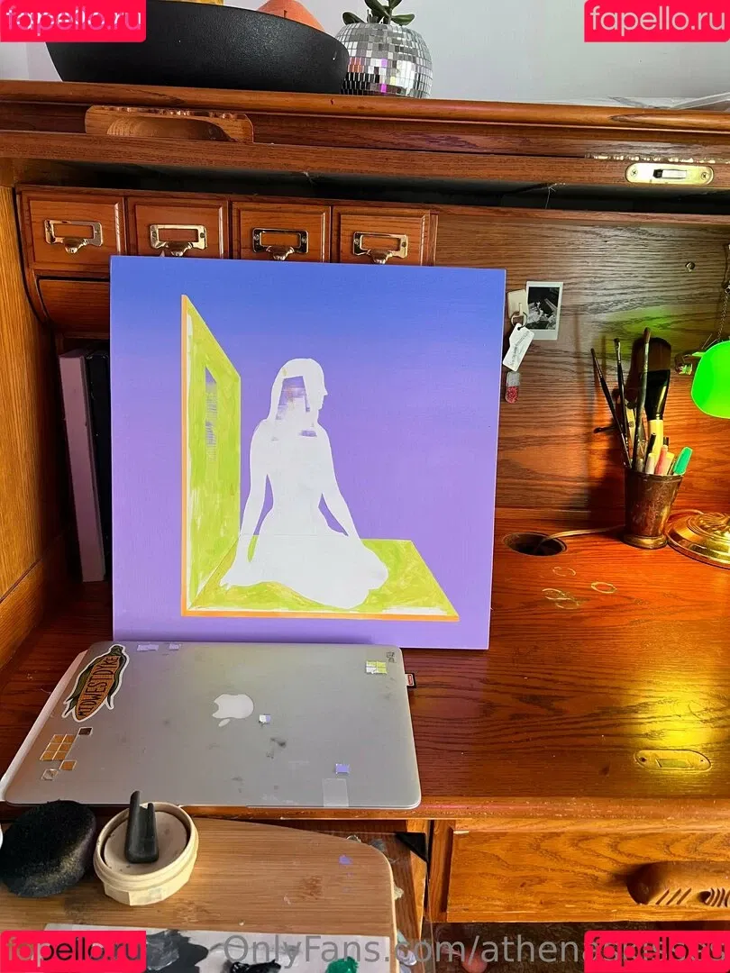 athenasees / athenaskisses / athenaskisses1 Onlyfans Photo Gallery 