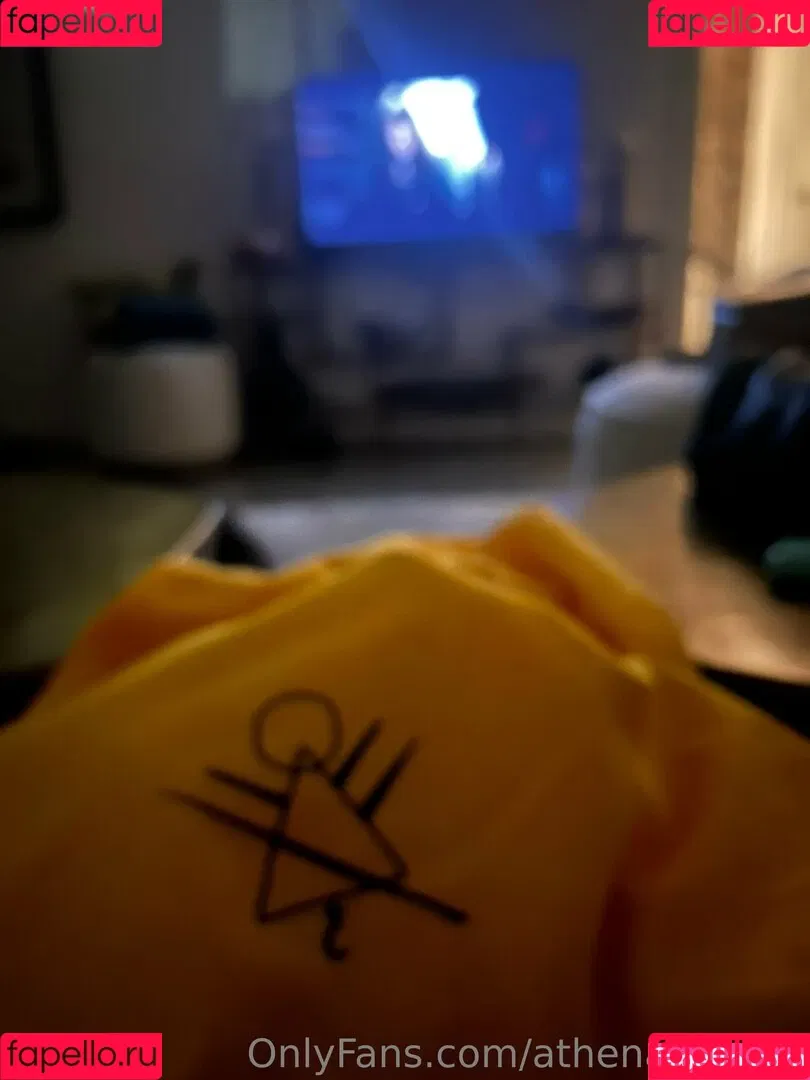 athenasees / athenaskisses / athenaskisses1 Onlyfans Photo Gallery 