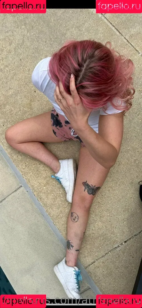 athenasees / athenaskisses / athenaskisses1 Onlyfans Photo Gallery 