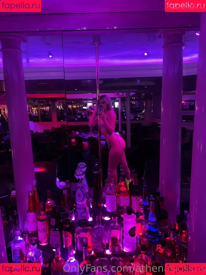 athenasees / athenaskisses / athenaskisses1 Onlyfans Photo Gallery 