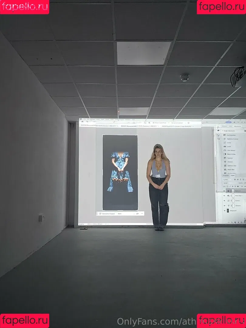 athenasees / athenaskisses / athenaskisses1 Onlyfans Photo Gallery 