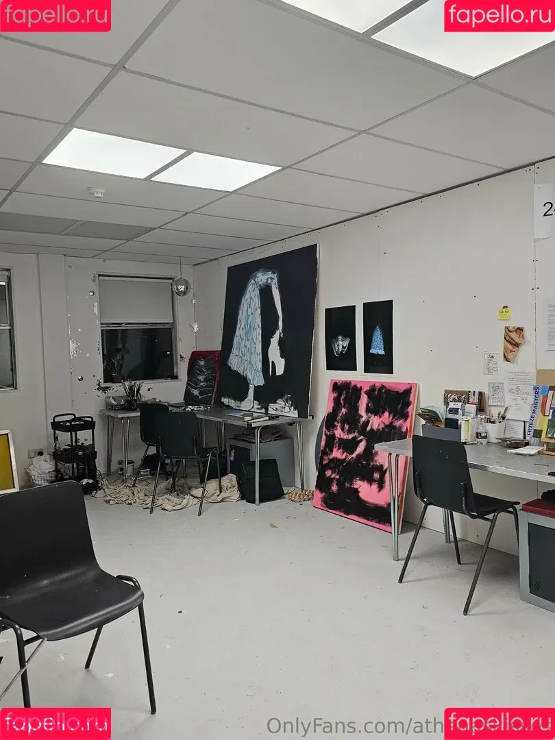 athenasees / athenaskisses / athenaskisses1 Onlyfans Photo Gallery 