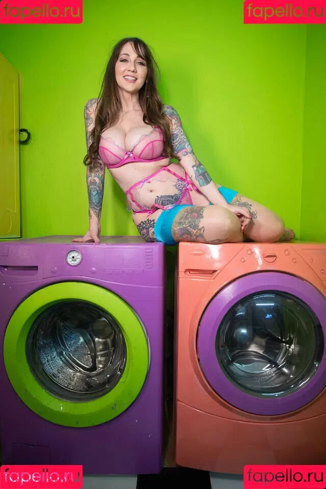 Erica Fett / Ericafett / erica.fett Onlyfans Photo Gallery 