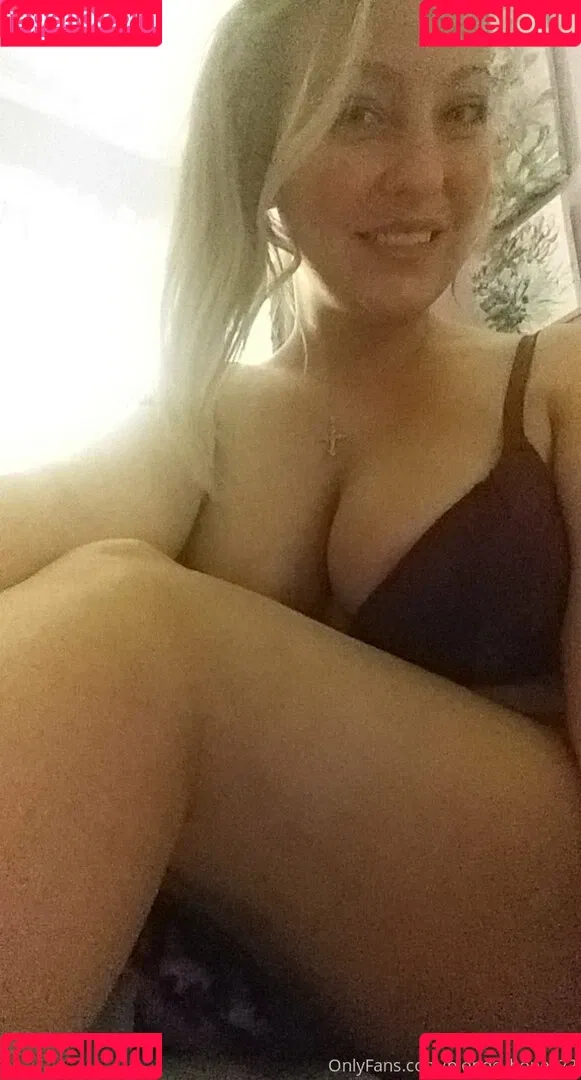 blonde_honey22 / chrissyamber1122 Onlyfans Photo Gallery 