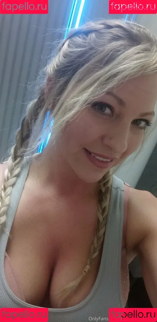 blonde_honey22 / chrissyamber1122 Onlyfans Photo Gallery 