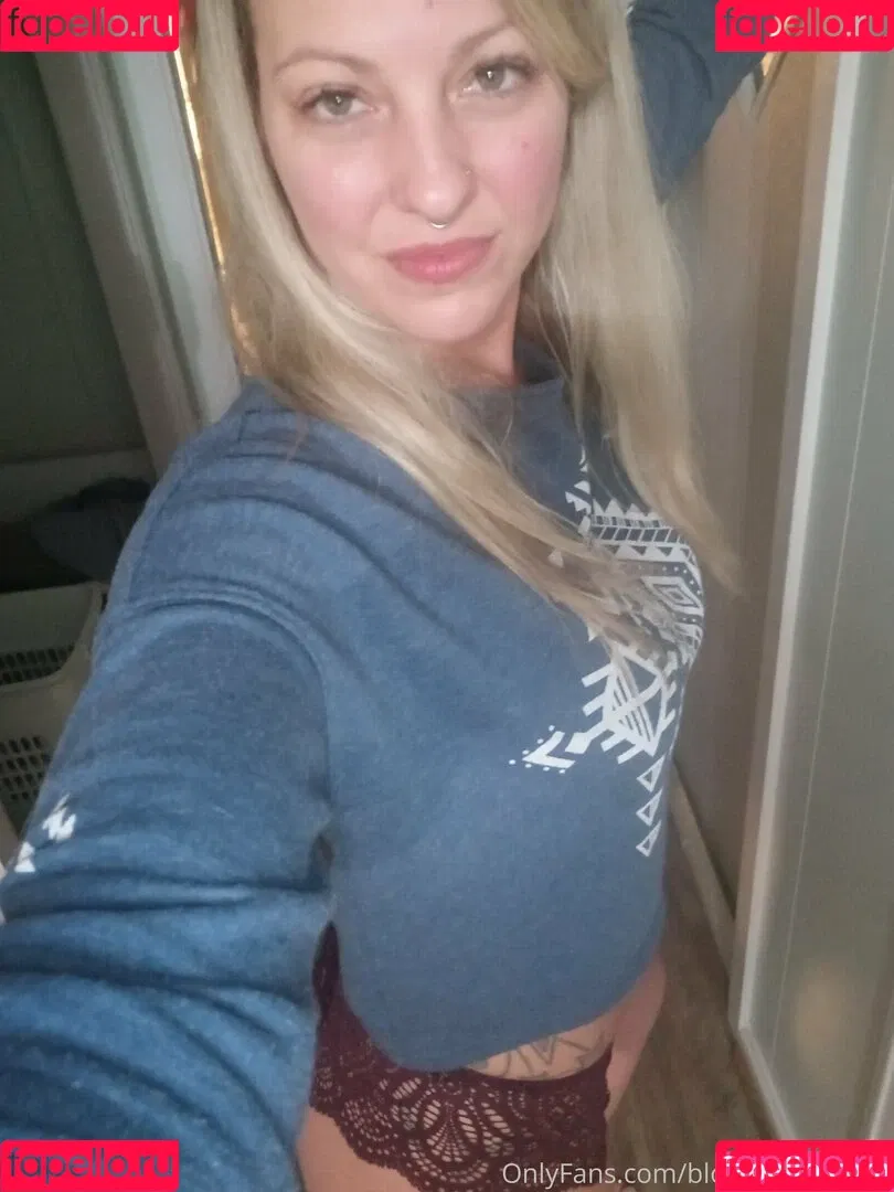 blonde_honey22 / chrissyamber1122 Onlyfans Photo Gallery 