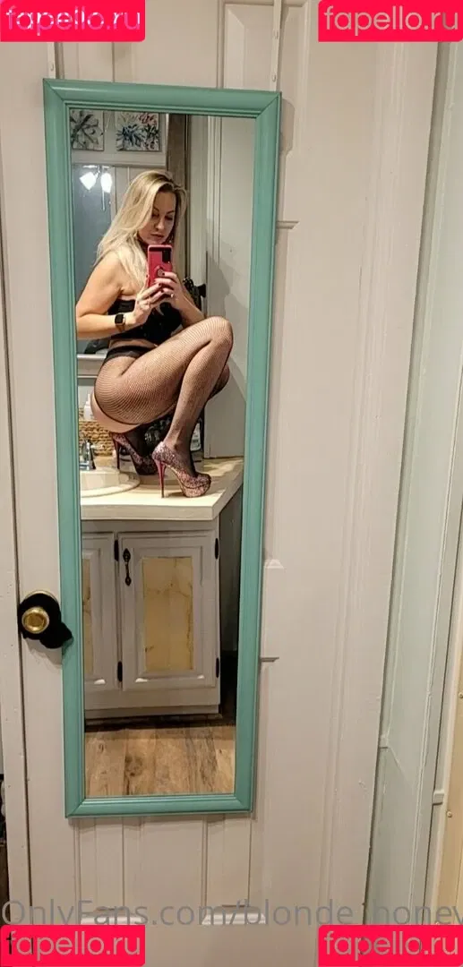 blonde_honey22 / chrissyamber1122 Onlyfans Photo Gallery 