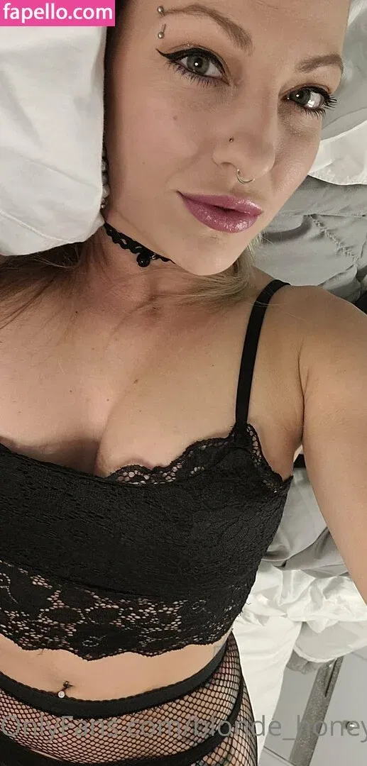 blonde_honey22 / chrissyamber1122 Onlyfans Photo Gallery 