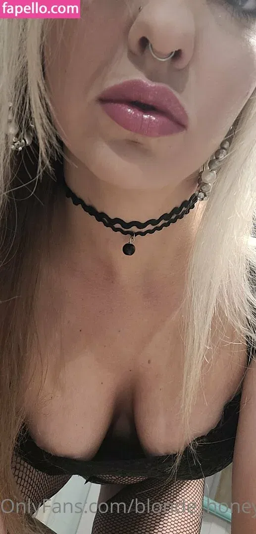 blonde_honey22 / chrissyamber1122 Onlyfans Photo Gallery 