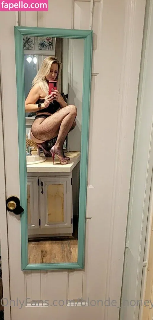 blonde_honey22 / chrissyamber1122 Onlyfans Photo Gallery 