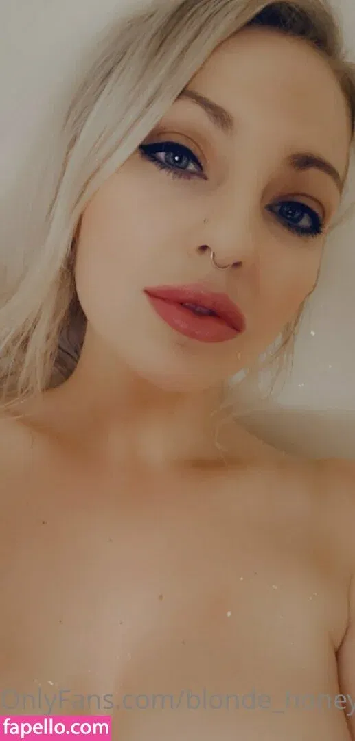 blonde_honey22 / chrissyamber1122 Onlyfans Photo Gallery 
