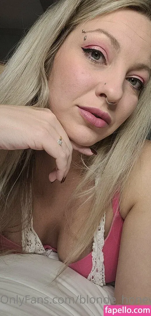 blonde_honey22 / chrissyamber1122 Onlyfans Photo Gallery 