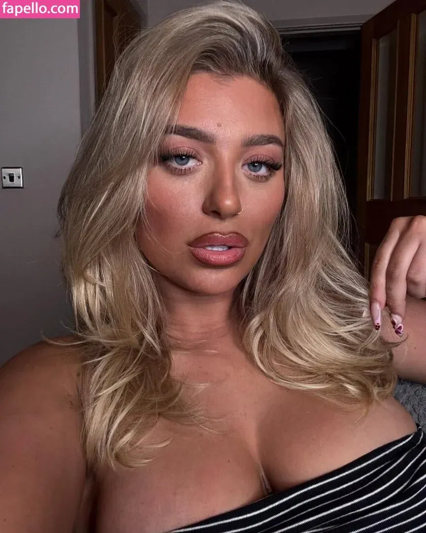 kyrasex / kyrawex Onlyfans Photo Gallery 