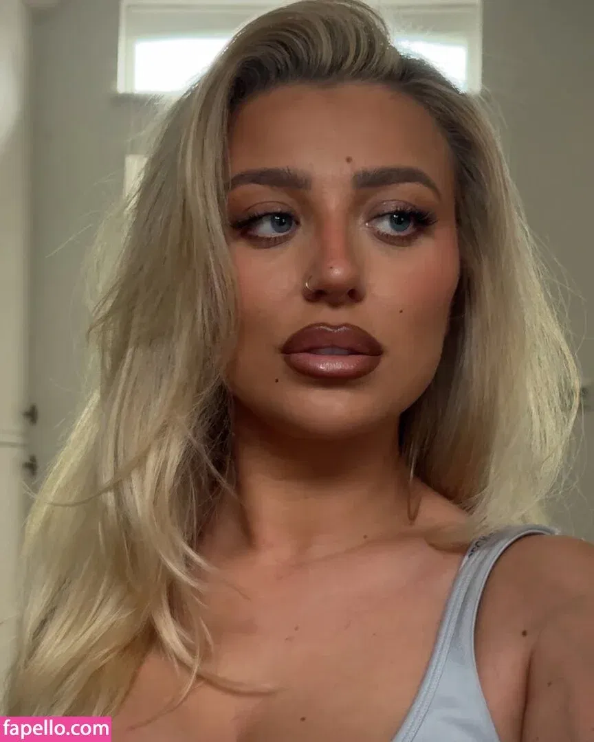 kyrasex / kyrawex Onlyfans Photo Gallery 