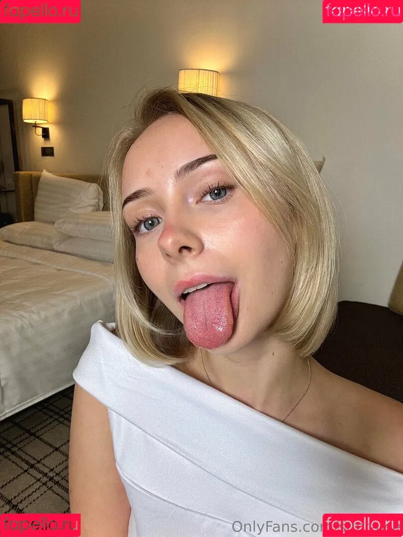 Supravie / supraviee Onlyfans Photo Gallery 