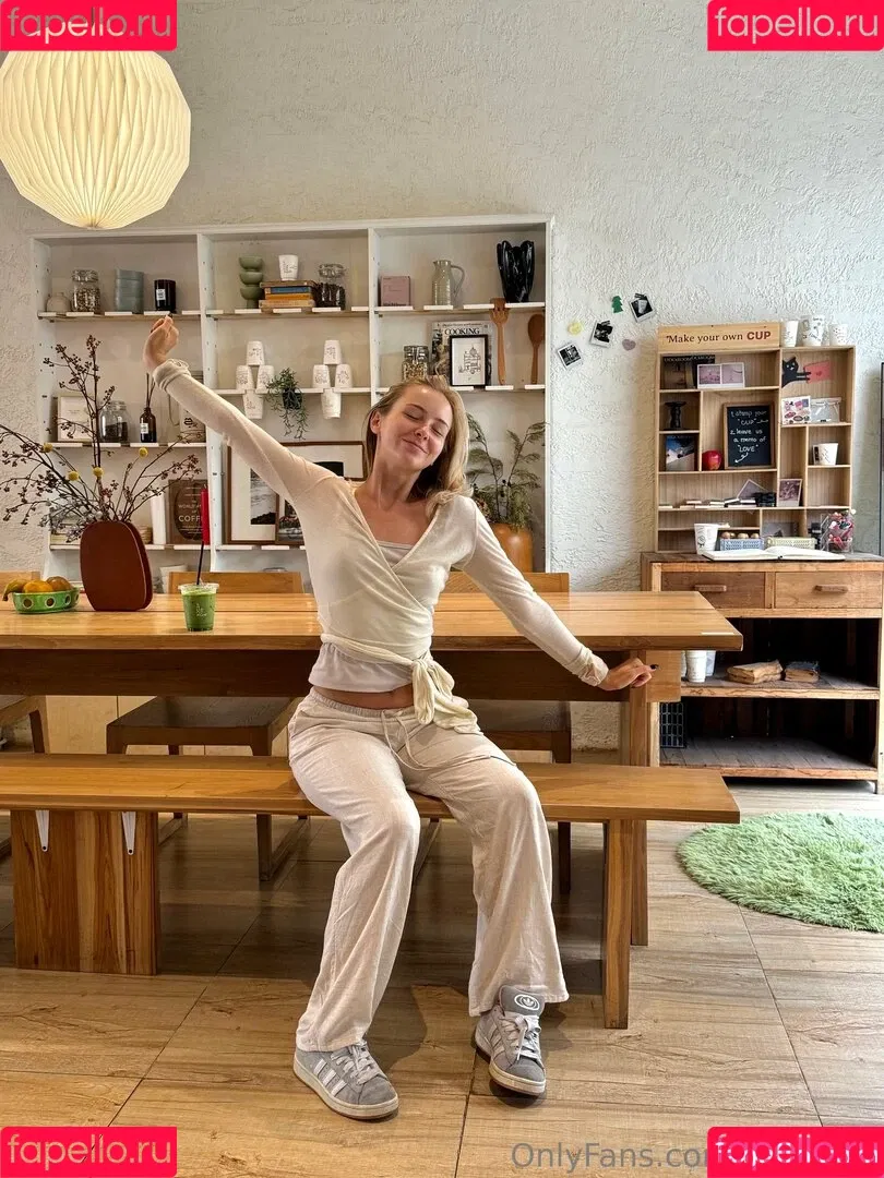 Supravie / supraviee Onlyfans Photo Gallery 