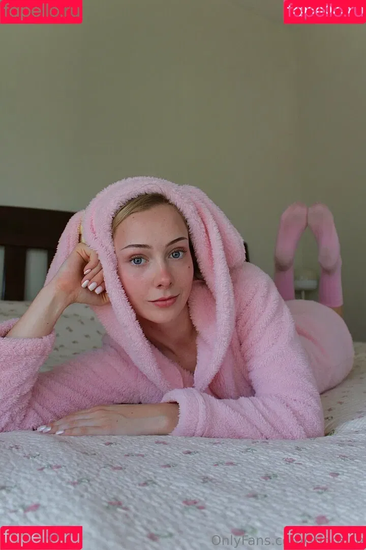 Supravie / supraviee Onlyfans Photo Gallery 