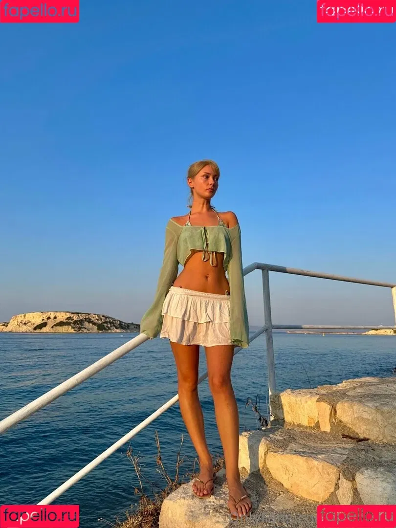 Supravie / supraviee Onlyfans Photo Gallery 