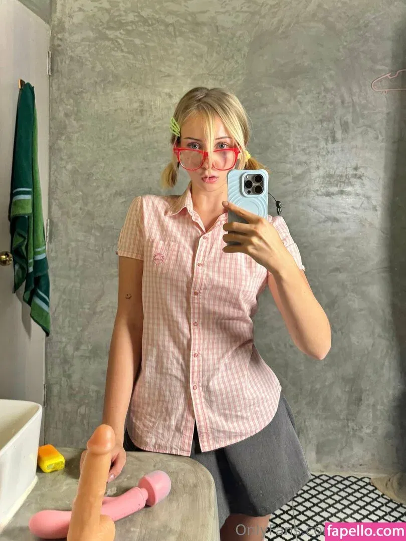 Supravie / supraviee Onlyfans Photo Gallery 