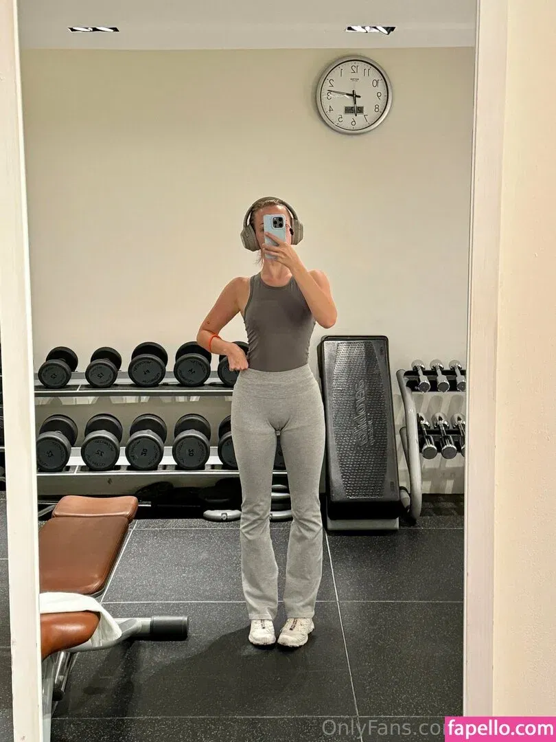 Supravie / supraviee Onlyfans Photo Gallery 