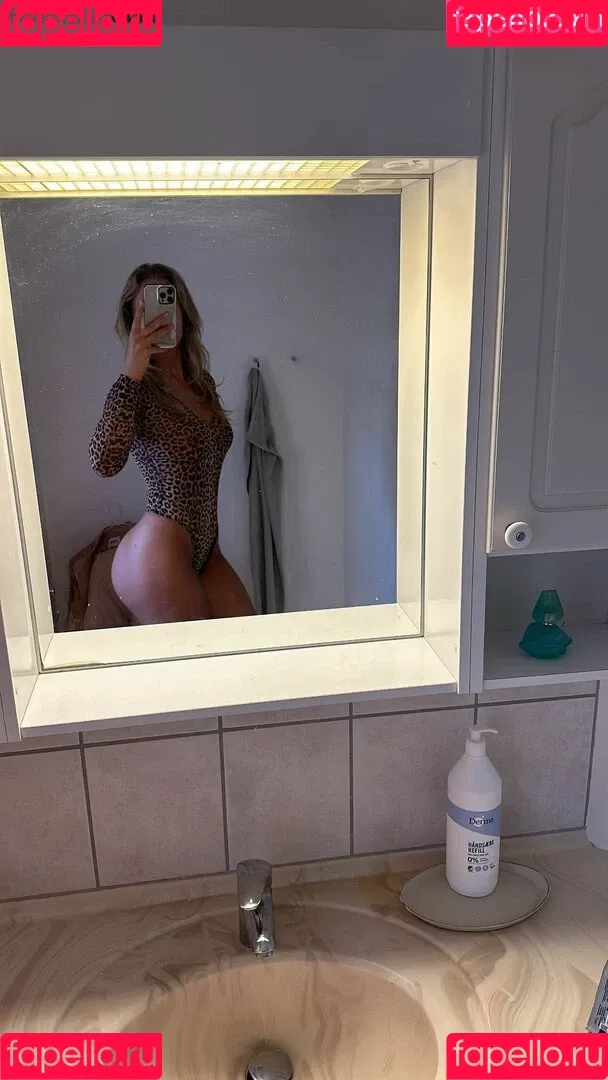 Cecilie Hoyer / cecilie_hoyer Onlyfans Photo Gallery 