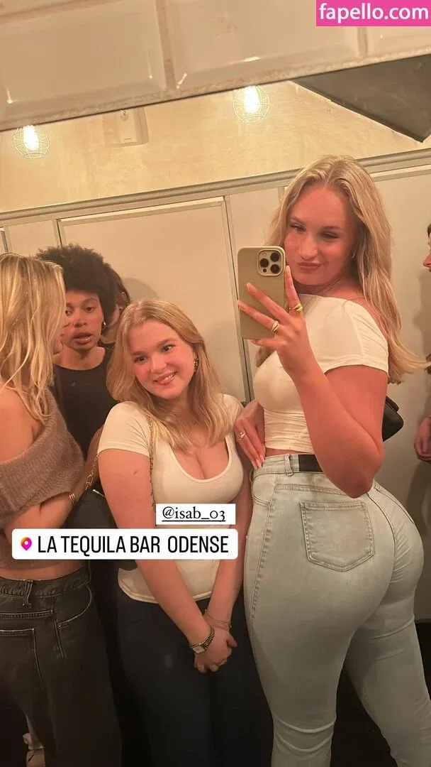 Cecilie Hoyer / cecilie_hoyer Onlyfans Photo Gallery 