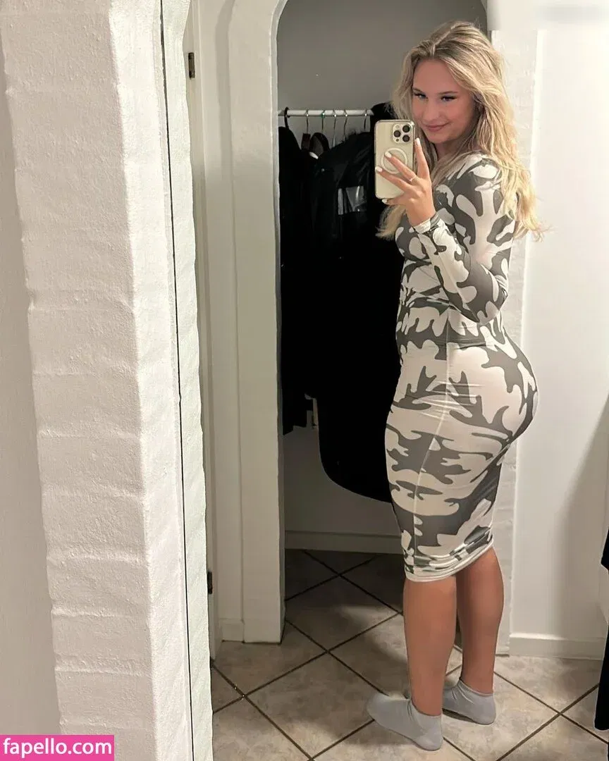 Cecilie Hoyer / cecilie_hoyer Onlyfans Photo Gallery 